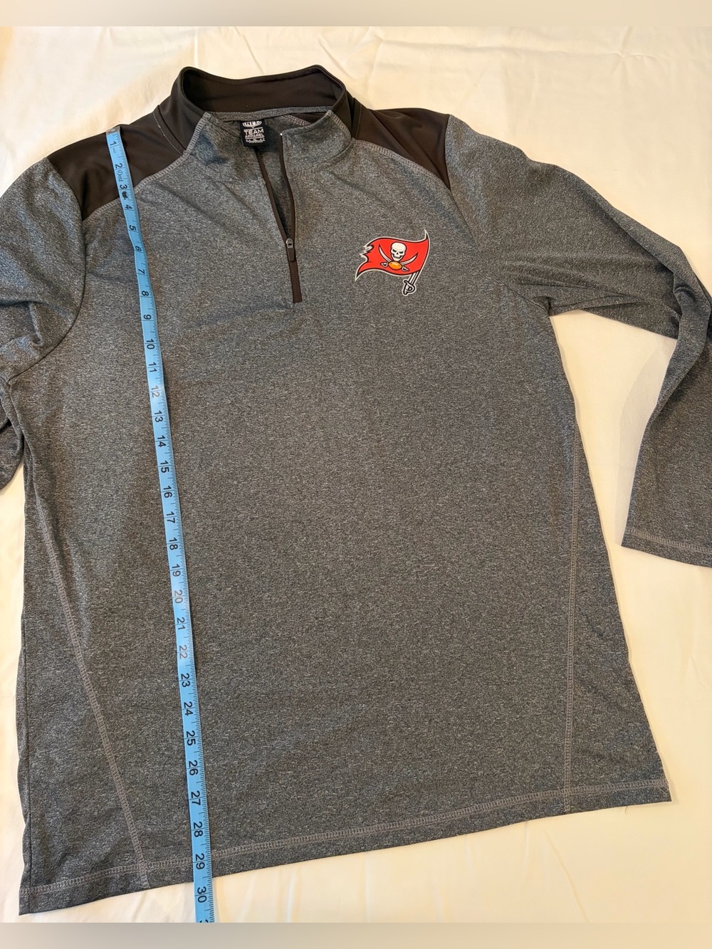 NFL Tampa Bay Buccaneers Gray 1/4 Zip Pullover with Red Logo Mens Size XL